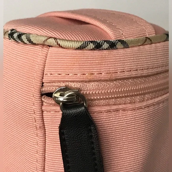 Burberry Mini Case/Pouch 😍👛